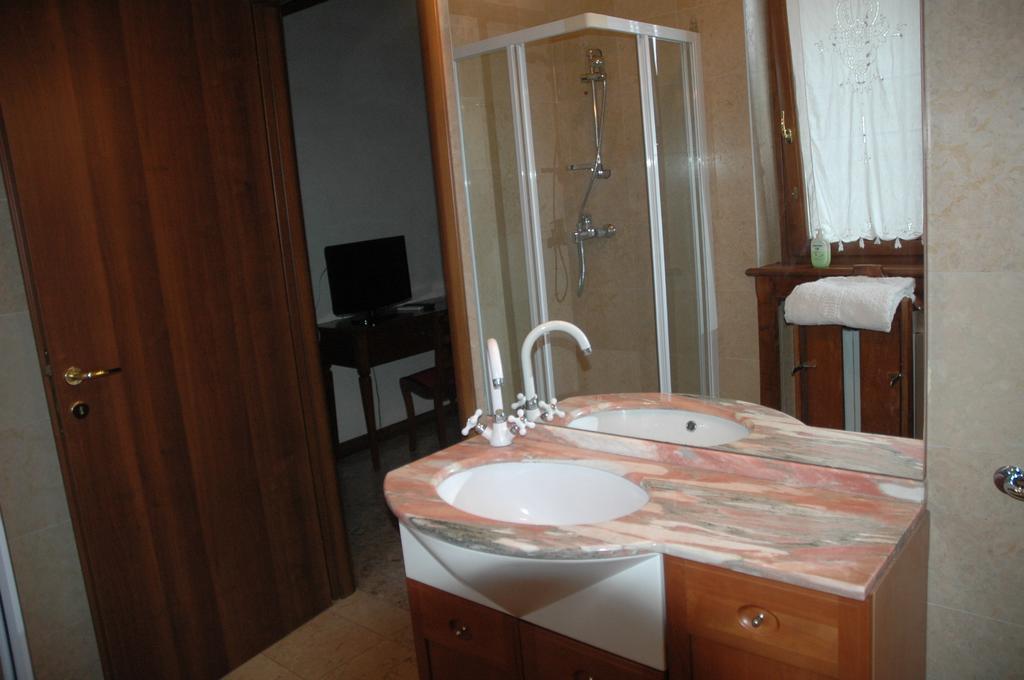 Le Maddalene Bed & Breakfast Verona Bagian luar foto